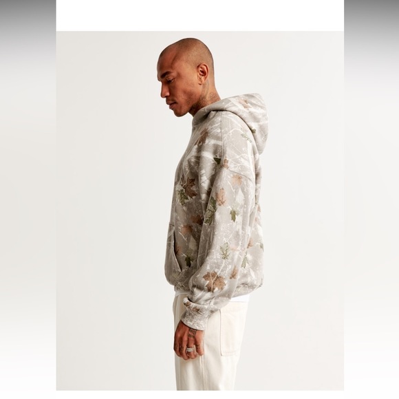 LAST ONE NWT Essential Popover Hoodie Off White Camo - Picture 6 of 11